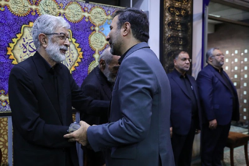 اخبار شورای نگهبان: 📌دکتر طحان‌نظیف در حاشیه مراسم بزرگداشت آقای شهید ایران ویژه اهالی رسانه: 🔰مردم ایران پس از شهادت رهبر با قدرت بیشتری پا
