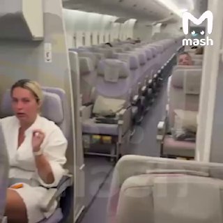 Авиакомпания Emirates потеряла данные российских туристов, застрявших на Маврикии, из‑за атаки иранских БПЛА на офис конторы в ОАЭ.Теперь нашеньким не могут предоставить ни жильё, ни питание. У многих кончаются деньги — нет средств даже на билеты. По данны