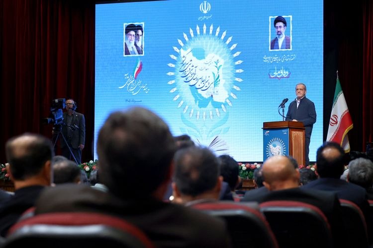 🇮🇷پایگاه اطلاع‌رسانی دولت ـ پاد: 🔺آموزش‌وپرورش در جنگ ۱۲ روزه تعطیل نشد علیرضا کاظمی، وزیر آموزش و پرورش در سی‌ونهمین اجلاس رؤسای آموزش و پرورش کشور: 🔹بی