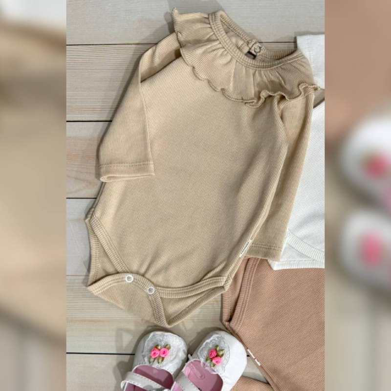 پخش عمده سیسمونی نی نی روز: بادی طرح پرنسس😍😍جنس: کبریتی کشی👌👌سایزبندی: ۱،۲❌حداقل سفارش ۴ عدد ❌✅تک رنگ قیمت: ۳۵۰.۰۰۰ تومان🤑#بادی#زیردکمه