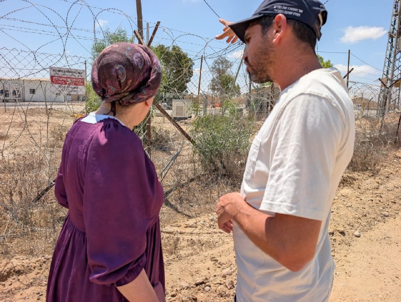 השרה אורית סטרוק שמשמשת כמשקיפה בקבינט הגיעה ביום שישי לבסיס האמריקאי בגבול הרצועה