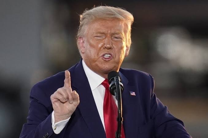 🇺🇸🇮🇷🚨 טראמפ: למתקפה הקרקעית של איראן על מדינות אזוריות יהיו עלויות כבדות לאיראן.