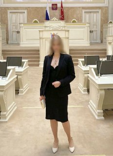 В Петербурге 22-летнюю учительницу английского арестовали за совращение двух 12-летних учеников  Об этом сообщает объединенная пресс-служба судов города. По версии следствия, преподавательница английского неоднократно приглашала к себе домой двух 12-летних