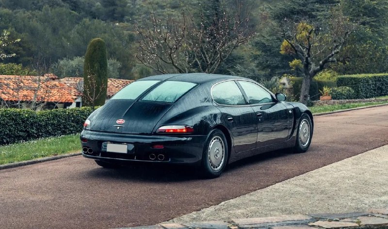 С молотка пустят редчайший Bugatti из 1990-х почти без пробега. 3