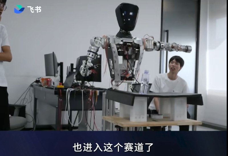 最近在小鹏人形机器人实习，平时时不时就看看其他机器人公司的动态hhh