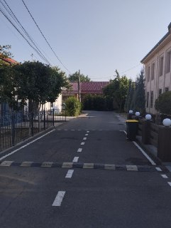 Plot with a house in a chic location