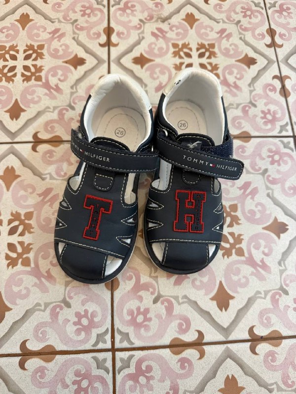Стильные детские сандалии Tommy Hilfiger 👶✨ Размер 26, в отличном состоянии. Удобные, легкие и каче — фото 1