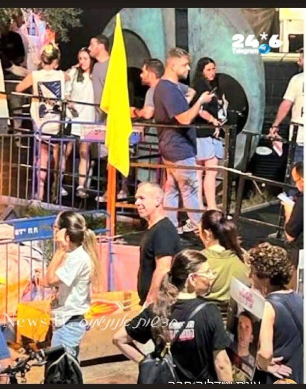 🇮🇱 Itzik Bunzel. Really just an innocent question: Is it Avi Gil who is participating in the demonstrations in Kaplan? If so, then how are we supposed to receive his interview from yesterday on Channel 12? So you understand that if on election day you don't vote for Mahal - Netanyahu. It will be either right or Palestine!! Likud must get the most mandates!! This is not the time for reckoning and anger. Now we are all busy saving the country from the state of Palestine. A real Likudnik votes for Likud.