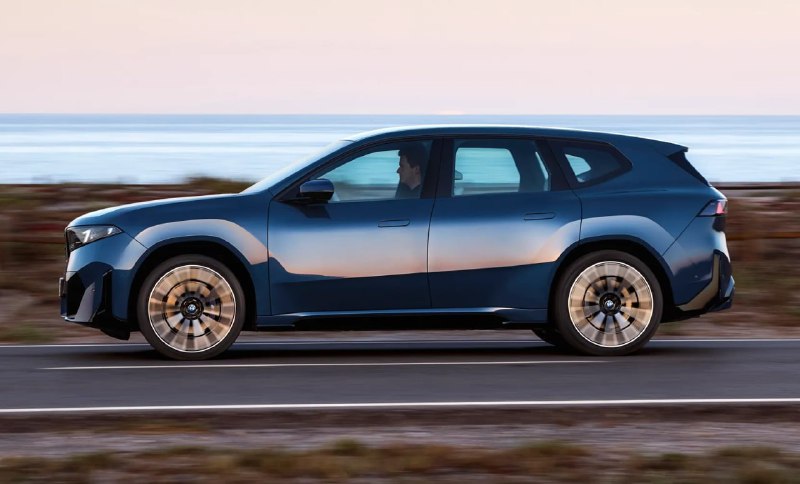 BMW представила новый кроссовер iX3 2