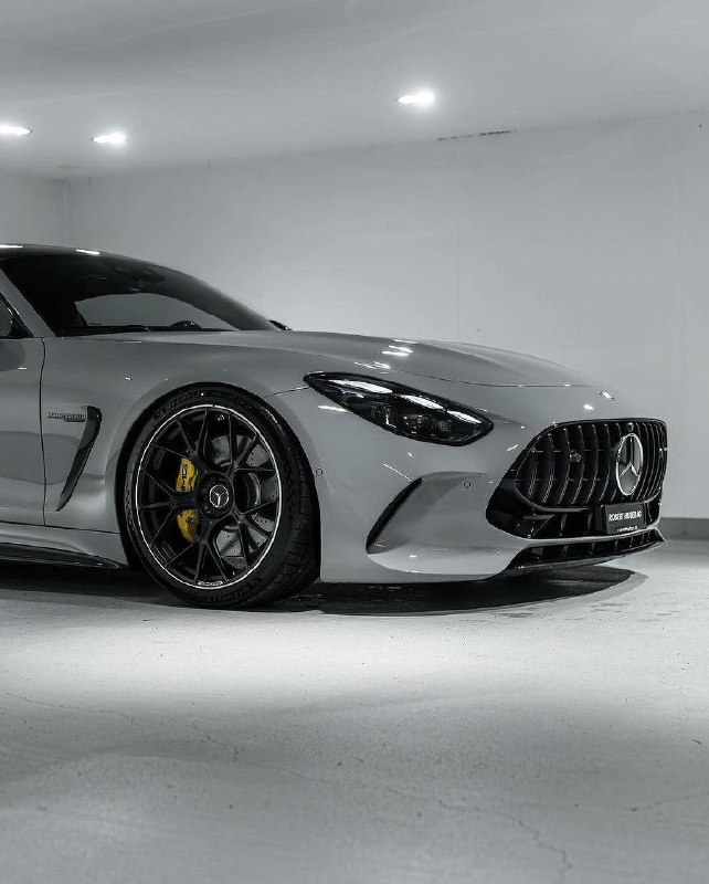 Новый Mercedes AMG GT 63 Coupe 9