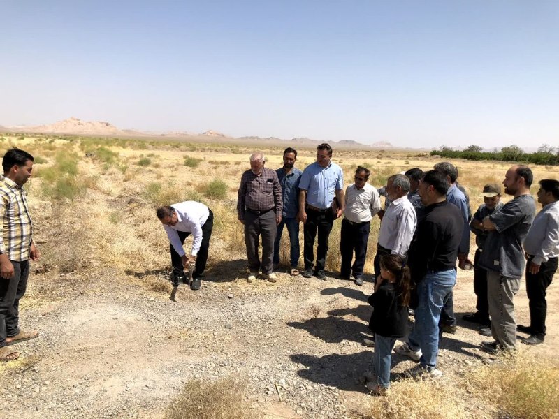 بجستان فردا: 🔸🔹کلنگ زنی کانال آب کشاورزی در منطقه ی حصارک محمد آباد توسط کانون بسیج مهندسین کشاورزی و گروه جهادی شهید قنبر آقایی بجست
