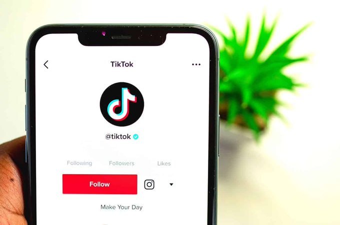 TikTok מנעה עדכון בטיחות אלגוריתם ממיליוני אנשים בארצות הברית בזמן שחקרה כיצד השינוי ישפיע על מעורבות המשתמ…