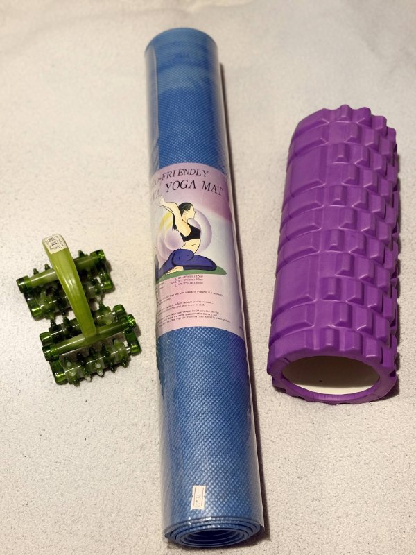 1. Коврик для йоги 20 лари. МФР ролл 10 лари. Массажер 5 лари. — фото 1