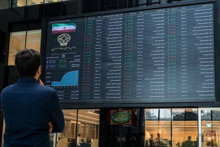 بازار / اخبار و تحلیل های اقتصادی: تغییر مسیر بورس از عرضه به تقاضا؛♦️بورس در مسیر فتح قله‌های تازه؛ بازگشت قدرتمند تقاضا در معاملات ۲۵ مرداد🔹️بورس تهران د
