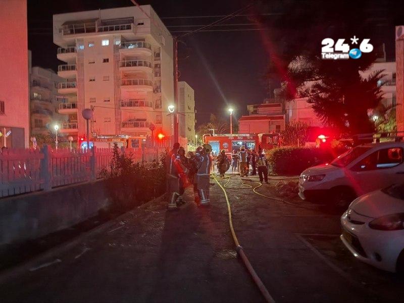 🇮🇱 A fire broke out near a residential building on Hanita Street in Nahariya, firefighters rescued a woman and a dog who were staying there.