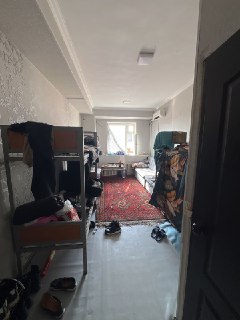 mashinasozlar metroni oldida uy sotiladi