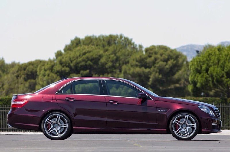 Mercedes-Benz E 63 AMG (W212) 3