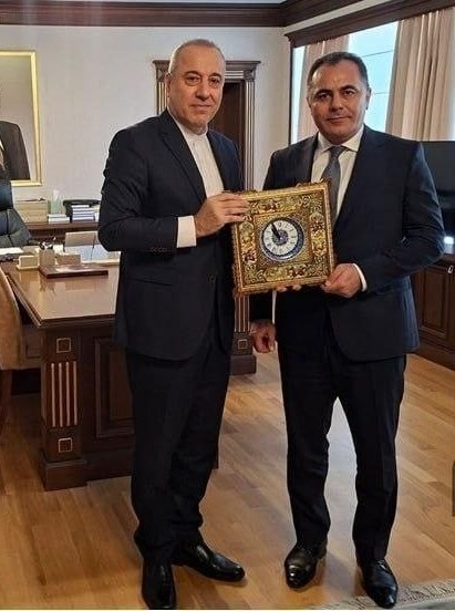 شهرآرانیوز: 🔶 توافق ایران و نخجوان برای تسهیل ترانزیت🔹 ایران و نخجوان برای تسهیل ترانزیت کالا در مسیر ایران، باکو و نخجوان و رفع موا