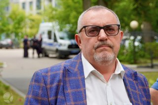 Поводом для задержания Надеждина стало фото Навального  Борис Надеждин опубликовал снимки протокола по статье о демонстрации «экстремистской» символики». В нем сказано, что 18 июня политик разместил в своем телеграм-канале ссылку на стрим на ютубе, во врем