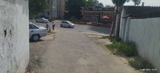 Срочно Янгиюл шахарида ховли 5 хонали сотилади.