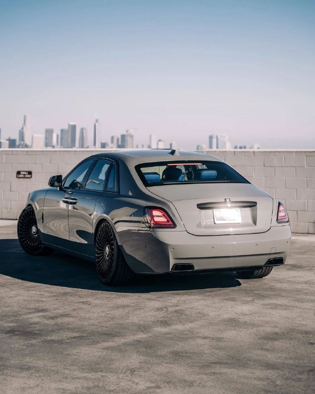Black Badge Rolls Royce Ghost 2