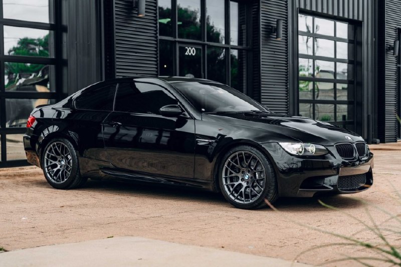 E92 M3 Competition Package с ручкой — это уже не машина, а инвестиция в чистом в