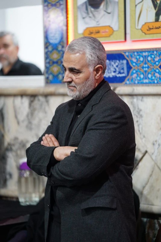 🌷ب یاد شهیدان🌷: ✍امام سجاد علیه السلام:هیچ قطره ای نزد خداوند عزّوجلّ محبوب تر از دو قطره نیست؛ قطره خونی که در راه خدا ریخته شود، قطره
