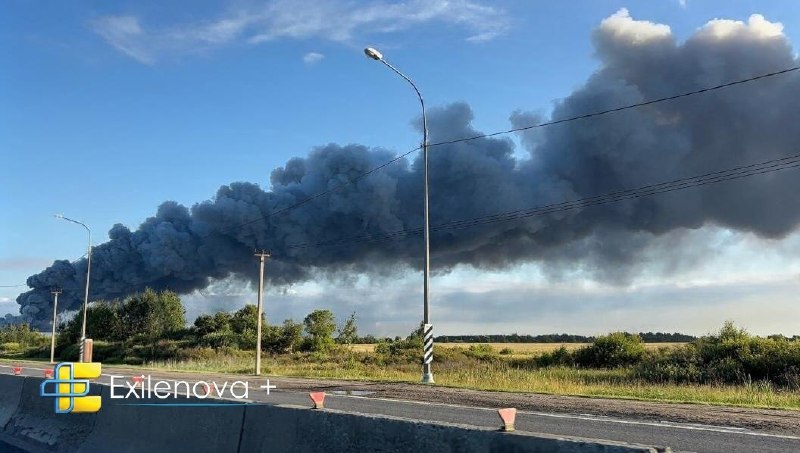 A Russian FPV drone deliberately targeted a civilian food vendor at a market in Kherson.