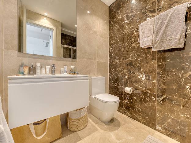 1-bed apartment with veranda in Mesa Geitonia, Limassol photo 6