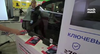 Автоваз решил привлечь чёткую аудиторию электротонировкой — дорогие братья могут взять машину с крайне необходимой опцией с завода за дополнительные 60-100к рублей.По данным Mash, Борский завод из Нижегородской области, поставляющий стёкла для всей линейки