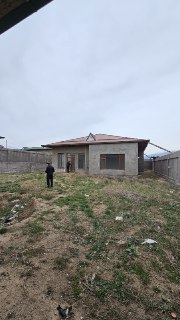 Uchastka oq toshda