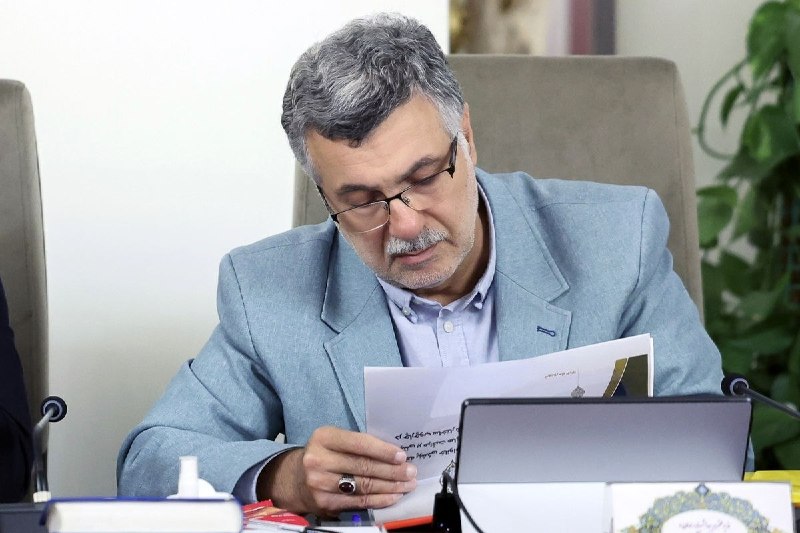 پیام اقتصاد: ✅وزیر بهداشت یا در بازی نیست یا نادرست می‌گوید🔴درست چهار روز پس از اینکه وزیر بهداشت در یک نشست خبری به مناسبت روز خبرنگ