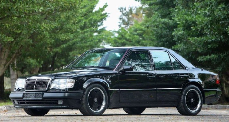 За старый Mercedes W124 планируют выручить от 150 000 до 200 000 $