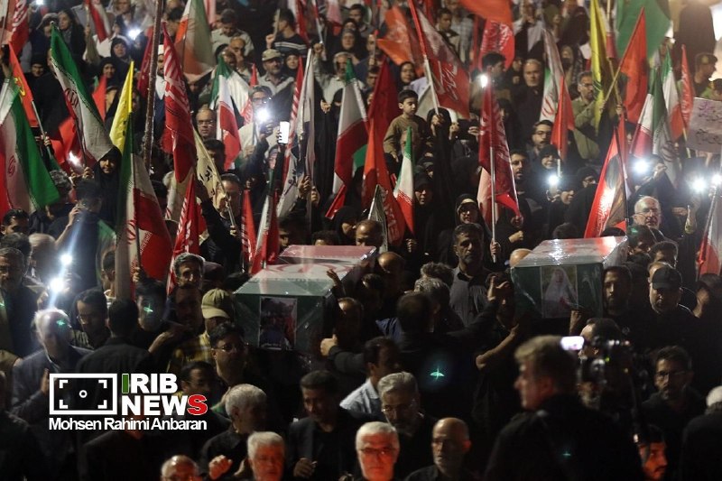 خبرگزاری صداوسیما خراسان رضوی: 📸هم اکنون/ تشييع پیکر ۲ نفر از جان‌باختگان حادثه بولوار وکیل آباد مشهد https://www.irib-news.ir/00OlIb @khriribnewsتشییع