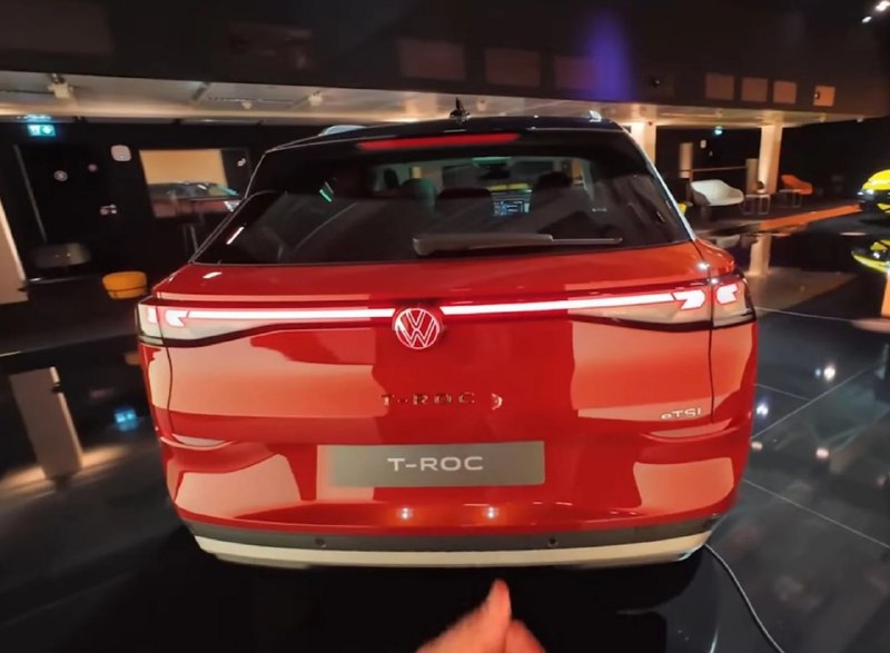Volkswagen показал первые скетчи нового T-Roc 5
