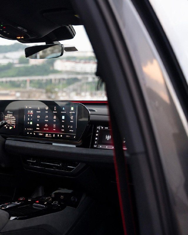 2025 Audi SQ6 e-tron quattro 4