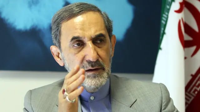 خبرگزاری صداوسیما: 🔺ولایتی: امروز خانواده آمریکایی هزینه قمار سردمدارانش را نقداً می‌دهد‌مشاور رهبر معظم انقلاب:🔹اسکات بسنت از تحریم اقتصاد