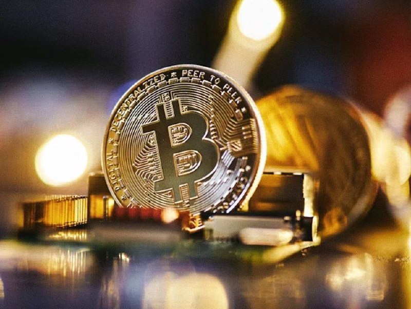 رویداد۲۴: 🔺فاصله بیتکوین با سقف اخیر کمتر شد🔹بازار رمزارزها در معاملات عصر چهارشنبه ۴ شهریور ۱۴۰۵ نسبت به چندساعت گذشته با افزای