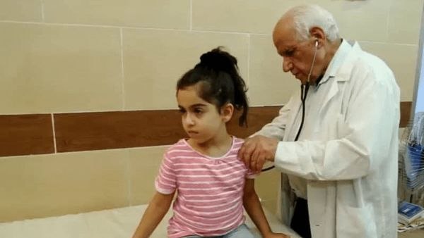 اخبار اصفهان: روایت نادر از مردی دوگانه؛ طلبهای که متخصص کودکان شد🔹هم گوشی پزشکی به دست داشت، هم پای درس خارج فقه مینشست. اسکندر فرو