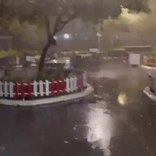 סופת טורנדו הרסה שתי מכולות בלוק מגורים באנטליה, טורקיה. ארבעה פועלי בניין נהרגו ואדם אחד נפצע, אמר מושל הא…