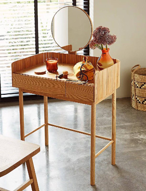 Туалетный столик с зеркалом Мы подобрали варианты, в которых элегантность сочетается с простотой. Каждый из них легко станет изюминкой спальни или ... - изображение 4 - telegram, view, туалетный