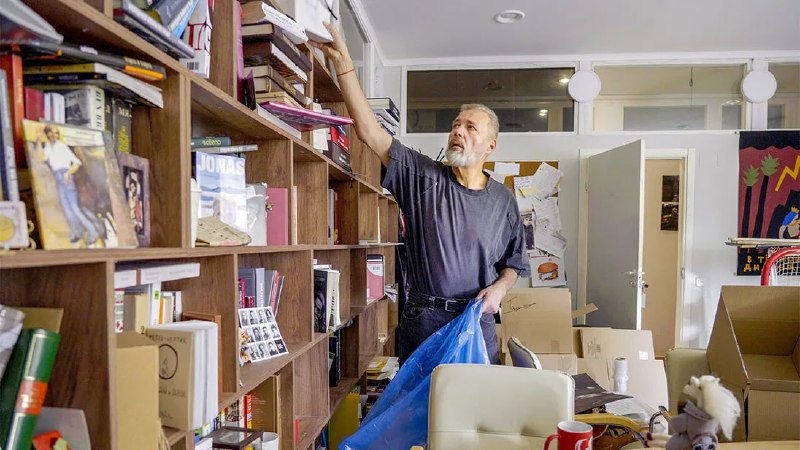 הקרמלין סוגר את העיתון החינמי האחרון ברוסיה. האקונומיסט. נובאיה גאזטה נסגרת לאחר שנוספה לרשימת האויבים של ה…