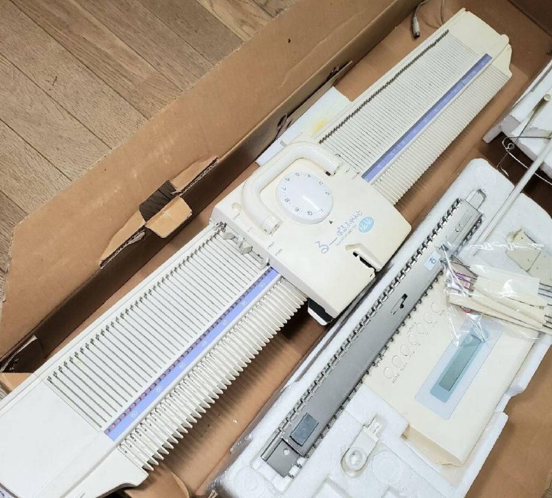 Предлагаю вашему вниманию вязальную машинку Brother KH-355 — отличный вариант для тех, кто любит вяз — фото 1