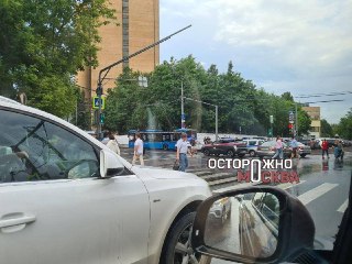 В Москве взорвался автомобиль. Это второй случай за суткиВзрыв произошел в районе Коньково на юго-западе российской столицы, сообщили msk1.ru и «Осторожно, Москва».Машина, как утверждается, взорвалась на парковке на пересечении улиц Введенского и Бутлерова