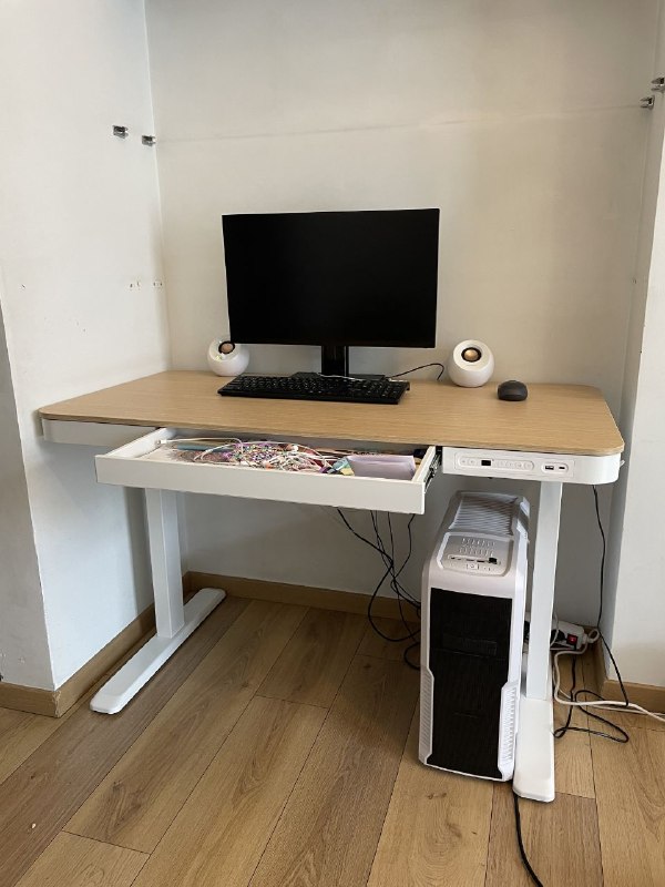 Стол с подъемным механизмом (электропривод)