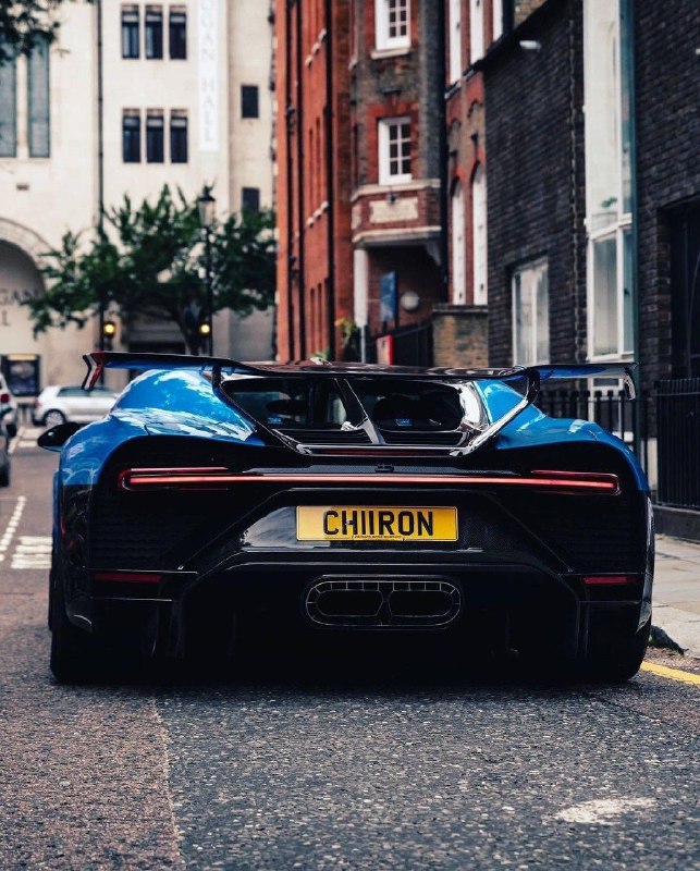 Bugatti Chiron Pur Sport 5