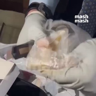 У вице-губернатора Краснодарского края Андрея Коробки изъяли около €7 млн, $4 млн и 31 млн рублей. Люкс-чиновник живёт в усадьбе площадью 130 га за миллиард.  Если вы даже от заголовка с богатствами устали, то спешим вас разочаровать — это далеко не все вл