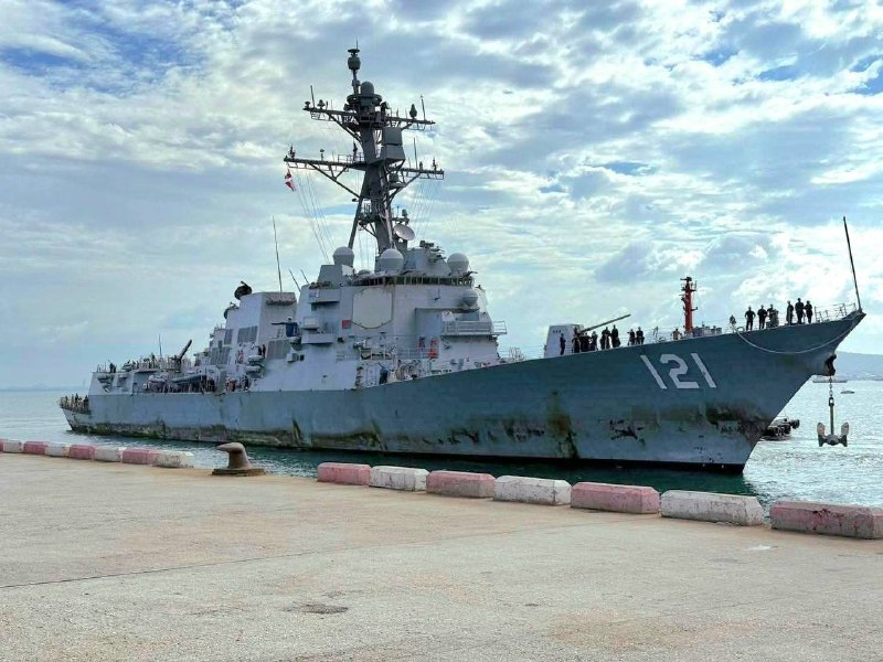 🇺🇸️ - משחתת טילים מונחים בדרגת חיל הים האמריקני, ארלי ברק, USS Frank E. Petersen Jr. (DDG-121), חלק מקבוצ…