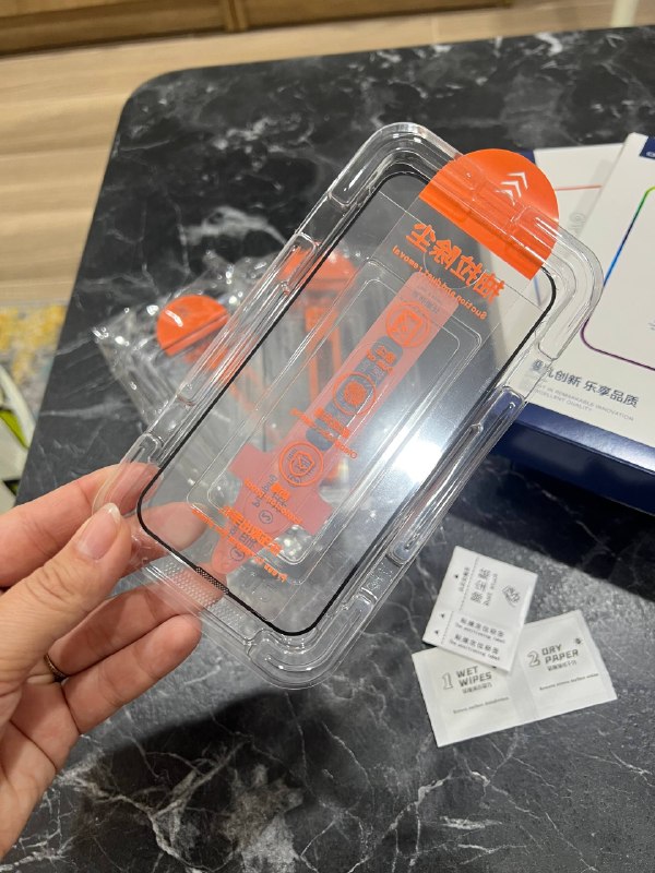 стекло на айфон 13/13про/14/16Е — 10 Gel — фото 1