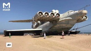 Власти Дагестана пририсовали самому большому в мире экраноплану морду акулы. Местные жители и туристы возмущены ребрендингом легендарного советского ракетоносца. Корабль "Лунь" стоит в парке "Патриот" в Дербентском районе с 2021 года на берегу Каспийского 